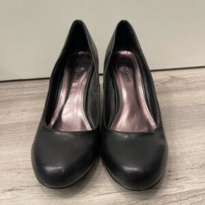 Styluxe heels, black, sz 7.5